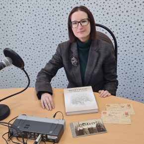 "Дилигенские. Отражение эпохи". Книгу представляет автор, краевед Екатерина Бурякова.