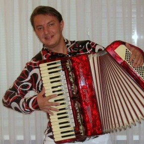 Гость программы - наш земляк, лауреат Всероссийских и международных конкурсов, аккордеонист Александр Туболец