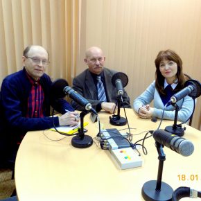 Гости прямого эфира директор заповедника "Приволжская лесостепь" Александр Добролюбов и заместитель директора по эко-просвещению Оксана Якушева Гости прямого эфира директор заповедника "Приволжская лесостепь" Александр Добролюбов и заместитель директора по эко-просвещению Оксана Якушева