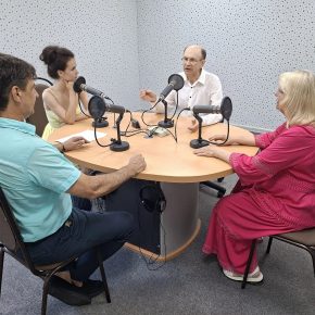 "ПОЛЯРНАЯ САГА" - новый проект Пензенского отделения РГО. Гости студии председатель отделения Игорь Пантюшов, руководитель этнокультурного центра "Гардарика" Евгения Пискунова и представитель молодёжного центра Анастасия Громова.
