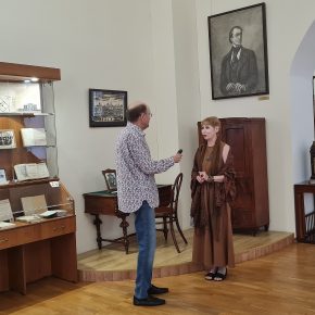 Первому учебному заведению Пензы народному училищу 240 лет. Беседа со специалистом по просветительной работе Литературного музея Татьяной Устимкиной.