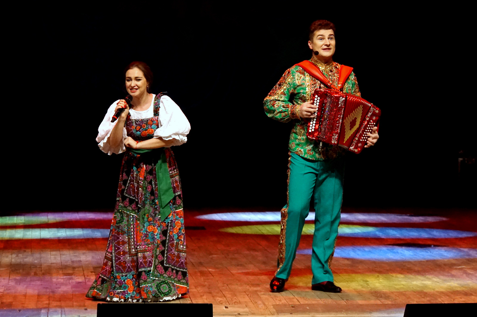 песни в исполнении марты. песни пролита. песни в исполнении лараша. нюша фото. берковский божественная суббота.