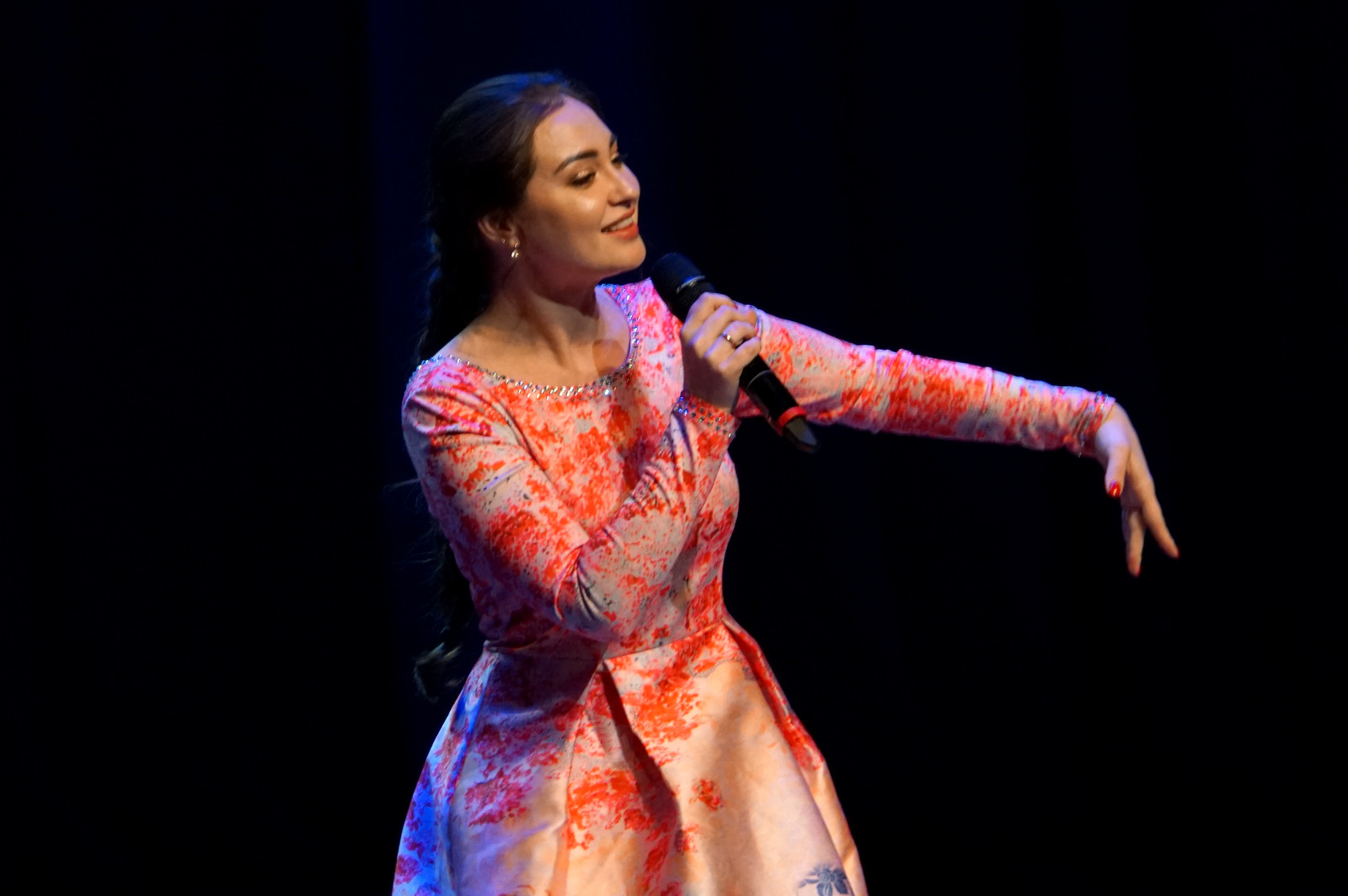 гезанг дасковская. самые красивые участницы голос. песни в исполнении марты. назима блэк стар. певица света 2022.