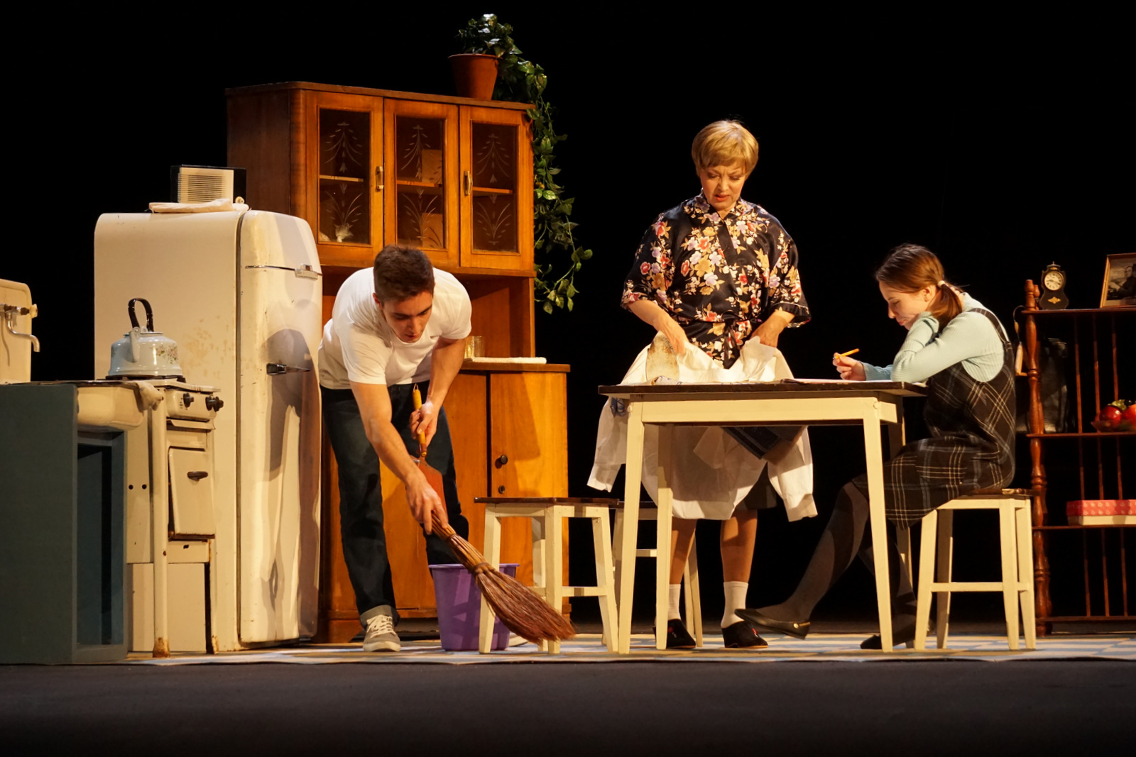 Сублимация любви спектакль с башаровым. Постановки с училища. Спектакль "мертвые души"_1979. Филумена мартурано спектакль. Люкс 13 спектакль пенза.